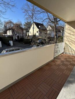 Sanierte 2-Zimmerwohnung mit Einbauküche und Sonnenbalkon im Bad Godesberger Villenviertel - Bonn