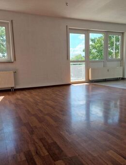 großzügig, helle 2-Zimmerwohnung mit Balkon in ruhiger Lage! - Dresden