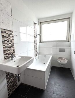 Helle Dachgeschosswohnung in Gelsenkirchen zu vermieten. - Gelsenkirchen