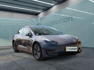 Tesla Model 3, Standard Plus Hinterradantrieb MY23 A, Jahr 2022 - München