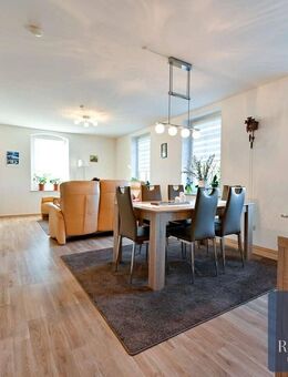 NEU! 3 Raum Maisonette Wohnung mit EINBAUKÜCHE + mega Bad in Neuwürschnitz b. Stollberg zu vermieten - Oelsnitz (Erzgebirge)