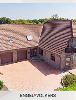 Repräsentatives Einfamilienhaus mit Doppelgarage und großem Garten - Rechtsupweg