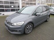 VW Touran, 2.0 TDI Active, Jahr 2021 - Bergkamen