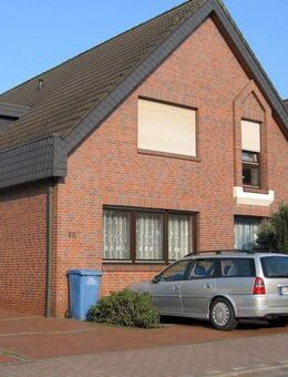 Ruhige Oberwohnung mit schönem Balkon u. EBK in freundlichem 2-Familienhaus - Cloppenburg