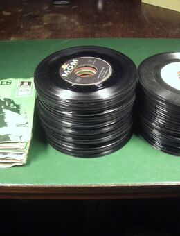 120 alte Singles 50 bis 80er Jahre deutsch/ international. 7" 45u/min ideal auch für Musikbox - Oberhaching