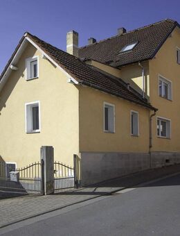 Schöne renovierte 5-Zimmer-Wohnung mit Einbauküche und Balkon zu verkaufen! - Glattbach