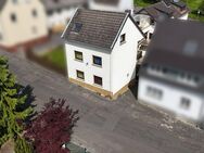 Zwei Häuser, vier Einheiten, tausend Ideen - Mehrfamilienhaus in Lantershofen zu verkaufen - Grafschaft
