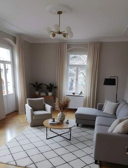 WOHNEN MIT GESCHICHTE: EXKLUSIVE WOHNUNG IM DENKMALGESCHÜTZTEN BILZ-SANATORIUM - Radebeul