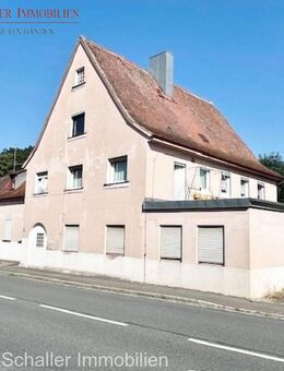 Vielseitiges Mehrfamilienhaus mit großem Potenzial in zentraler Lage - Roßtal