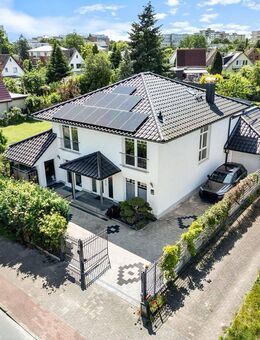 Exklusive Villa mit Natur-Schwimmteich - unmittelbar an der Nordgrenze Hamburgs - Norderstedt