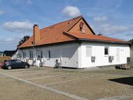 Mehrfamilienhaus mit Gewerbeanbau (Büros) inkl. Bauland. - Ebsdorfergrund