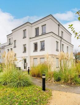 Exklusives Penthouse zzgl. Stellplatz in Gartenvilla im ruhigen Heinersdorf - Berlin