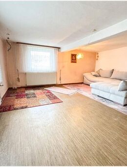 Einfamilienhaus mit großzügigen Nebengebäuden! - Mücke