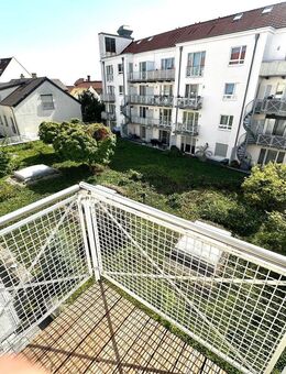 Provisionsfrei, 2 Zimmer, Süd-Balkon, Tiefgarage, Aufzug, EBK - Leipzig