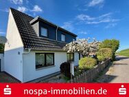 Beliebte Lage am Eiderdeich! Klassisches Einfamilienhaus mit Garage und PKW-Stellplatz - Tönning
