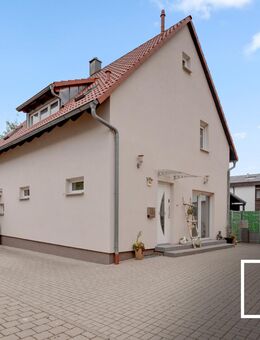 Zentrale Lage! Gepflegtes Einfamilienhaus mit Keller, Südterrasse & S-Bahn-Nähe - Fürth