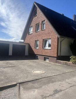Gepflegtes Zweifamilienhaus in ruhiger Wohnlage von Dörentrup-Ortsteil - Dörentrup