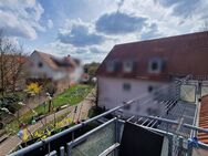 Rosige Aussichten in Zwei-Zimmer-Seniorenwohnung mit Balkon zum Sofortbezug in Herzogenaurach - Herzogenaurach