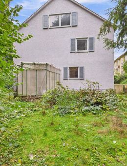 Zentral und ruhig: Doppelhaushälfte mit vielfältigen Nutzungsmöglichkeiten - Schwäbisch Gmünd