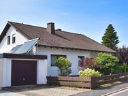 Einfamilienhaus mit Einliegerwohnung in idyllischer Hanglage in Ebnath - Ebnath