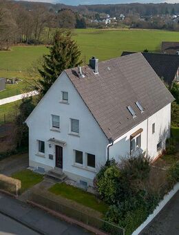 Vielseitiges 2-Familienhaus - Ideal für Mehrgenerationen, Wohnen & Arbeiten oder Teilvermietung - Bergisch Gladbach