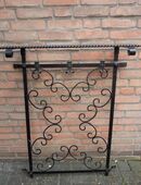 Garderobe, Schirmständer und Telefonablage aus Kunstgeschmiedetem Metall in 47800