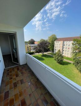 Schicke 3-Zimmer-Wohnung im 4. OG - kein Aufzug! - Nürnberg