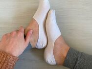 Getragene weiße Sneaker Söckchen Socken - Kemnath
