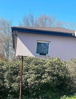 Lichtenau - Auerswalde/bei Chemnitz - Bungalow (Baujahr 2002) mit attraktivem Investmentmodell in 09244 Lichtenau-Auerswalde bei Chemnitz - Lichtenau (Sachsen)
