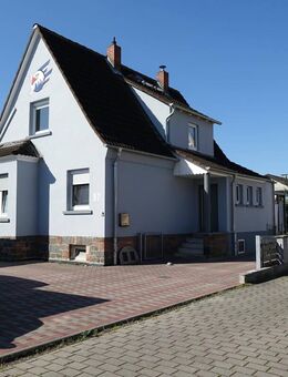 Vielfältige Möglichkeiten: Wohnen und Gewerbe kombinierbar - Haupthaus mit 2 Nebengebäuden! - Lorsch (Karolingerstadt)