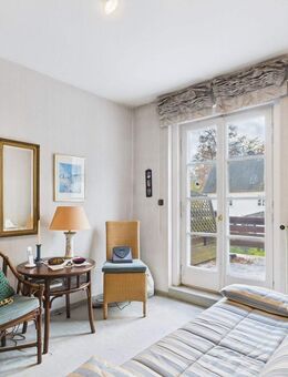 Gepflegtes Haus mit 4 Zimmern auf Eigentumsgrundstück am Steimker Berg - Garage, Fernwärme, Balkon - Wolfsburg