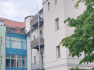 Sanierte 4-Zimmer-Altbauwohnung mit Balkon im Dachgeschoss zu vermieten, Fahrstuhl vorhanden. - Cottbus