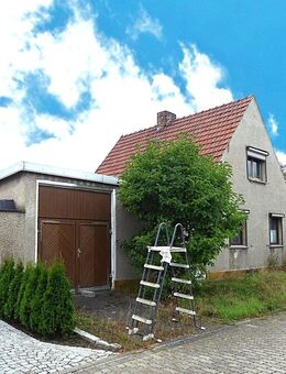 Leerstehendes Einfamilienhaus nebst Garagenanbauten und diversen Nebengebäuden - Tangermünde