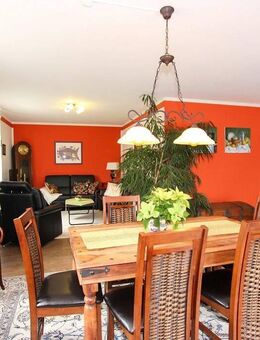 EFH in Weinböhla * zentrale Lage * ca. 132 m² Wfl. * EBK * Garage + zwei Carports* *PROVISIONSFREI* - Weinböhla
