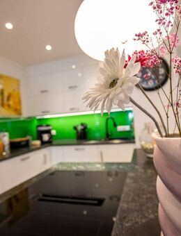 Zweifamilienhaus mit Charme & Komfort - liebevoll modernisiert, mit Gartenidylle! - Mönchengladbach