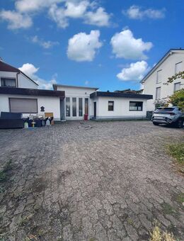 Attraktives Grundstück mit Bungalow und Gewerbefläche - Neubebauung oder Abrisspotenzial - Viernheim