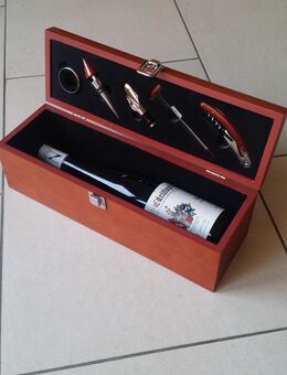 Weinbox aus Holz als edle Geschenkverpackung mit Utensilien für den Weinliebhaber - Haltern (See) Zentrum