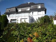 Solides Angebot für Kapitalanleger: Doppelhaus mit 6 Wohneinheiten in grüner Lage von Ketzberg und einer freien Dachterrassen-Wohnung - Solingen (Klingenstadt)