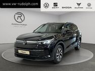 VW Tiguan, 1.5 Life eTSI, Jahr 2022 - Oelsnitz (Erzgebirge)