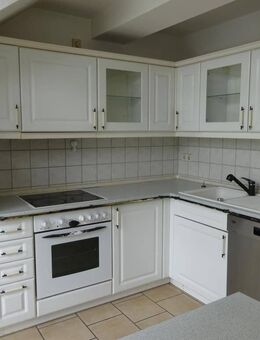 Einbauküche!! Gemütliche 3-Zi-DG-Maisonette-Whg. mit Balkon, Garage oder SP möglich - Weida