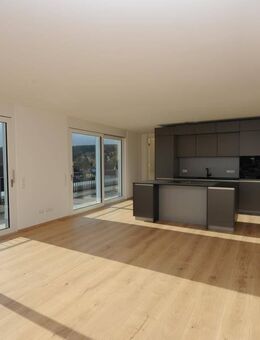 Exklusive, lichtdurchflutete 3-Zimmer Penthouse Wohnung mit Fernblick - Loßburg