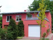 Berufstätige/Rentner, große 3-Zi.-Whg.,1.OG ,neubaugleiches 2-FH-Haus,eigener Eingang, gr. Terrasse,mod. EBK, Bad mit Wanne+Dusche, GWC,Keller, Garage - Bremen