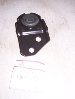 MB845873 Gummilager, Kühlerhalterung, oben Mitsubishi Galant E50 - Hannover Vahrenwald-List
