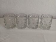 4 Gläser Trinkgläser mit Muster ca.10cm hoch Durchmesser ca. 8,5cm Set zusammen - Essen