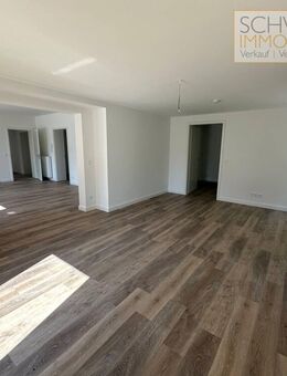 4 Zimmer Wohnung zur Kapitalanlage, Küche, Bad, Balkon und Terrasse, 2 PKW Stellplätze - Cottbus