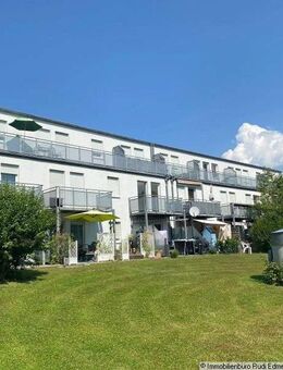 Schöne Dachgeschosswhg. mit EBK u. Dachterrasse auf 3 Seiten mit TG - Metten
