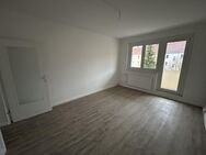 Schnell sein! Renovierte 3-Zimmer-Wohnung mit Balkon! - Aschersleben