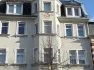 Wie wär's damit? Viel Platz in der großen Vier-Zimmer-Wohnung - Hof