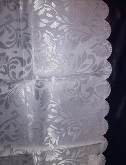 🧺 helle Tischdecke mit floralem Muster (130 × 180 cm) - Walsrode