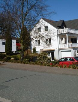 = USINGEN = Großzügiges Mehrfamilienhaus mit herrlichem Grundstück - Usingen